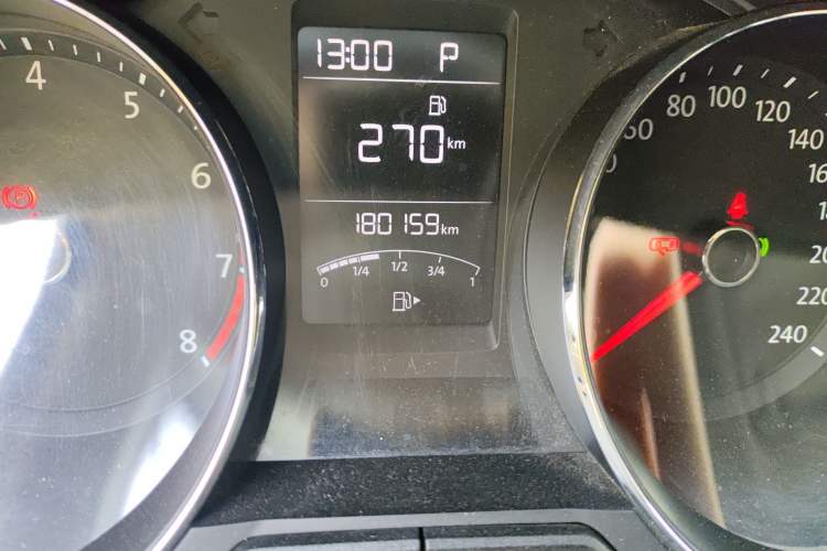 Used Volkswagen Lavida 2015 230TSI DSG Comfort Edition Odometer Close Up