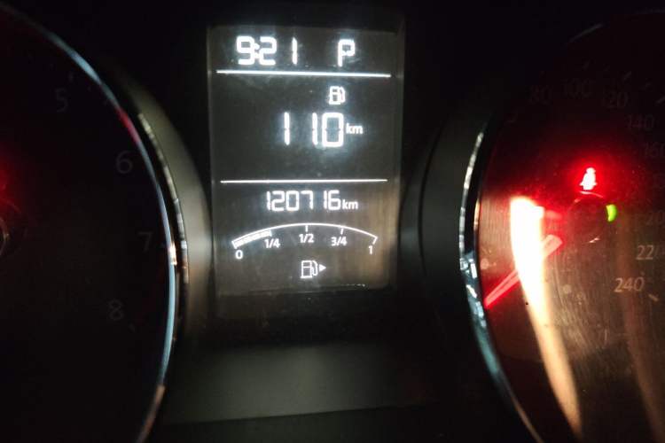 Used Volkswagen Lavida 2015 1.6L Automatic Comfort Edition Odometer Close Up