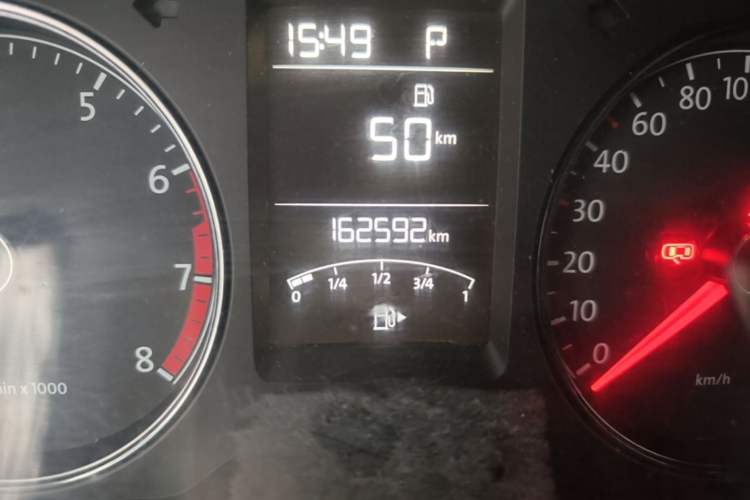 Used Volkswagen Lavida 2015 1.6L Automatic Fashion Edition Odometer Close Up