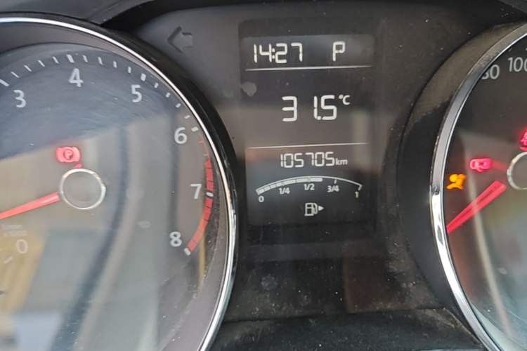 Used Volkswagen Lavida 2015 230TSI DSG Comfort Edition Odometer Close Up