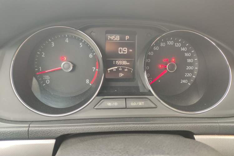 Used Volkswagen Lavida 2015 1.6L Automatic Comfort Edition Odometer Close Up
