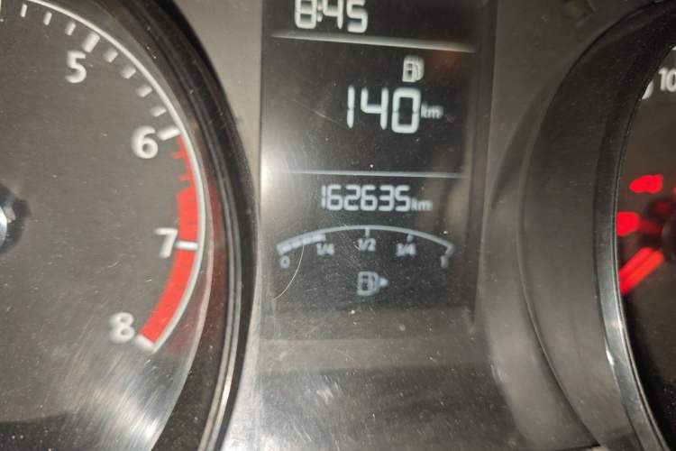 Used Volkswagen Lavida 2015 1.6L Manual Fashion Edition Odometer Close Up