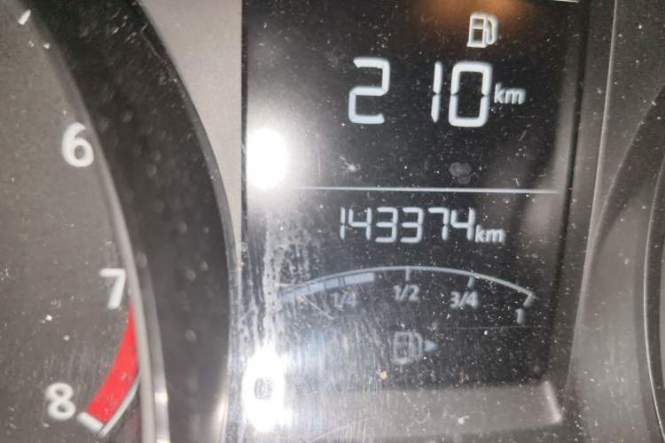 Used Volkswagen Lavida 2015 1.6L Automatic Fashion Edition Odometer Close Up