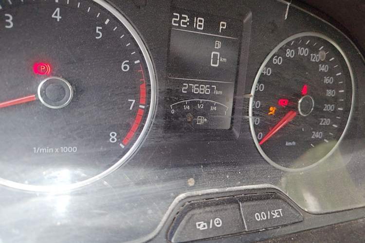 Used Volkswagen Lavida 2015 1.6L Automatic Luxury Edition Odometer Close Up