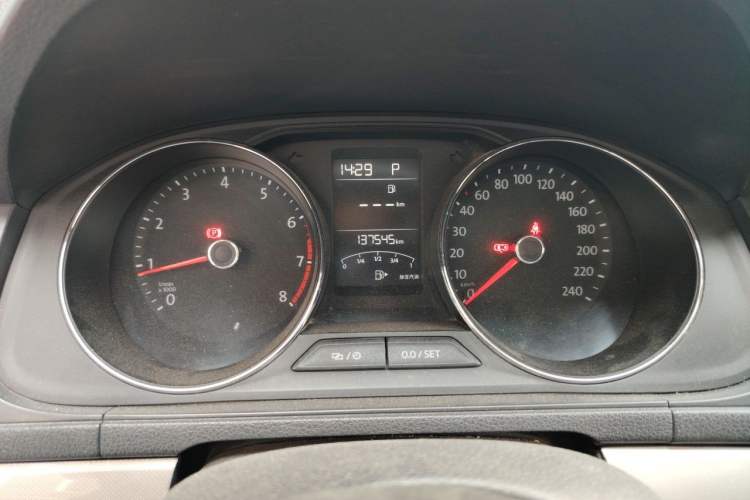 Used Volkswagen Lavida 2015 1.6L Automatic Comfort Edition Odometer Close Up