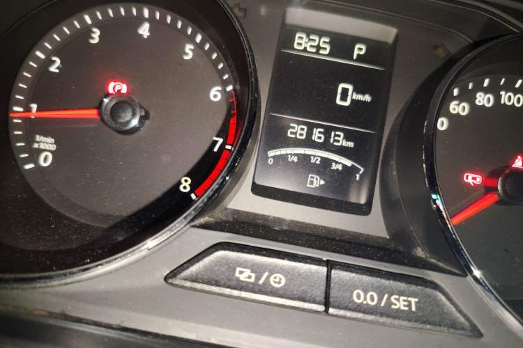 Used Volkswagen Lavida 2015 230TSI DSG Comfort Edition Odometer Close Up
