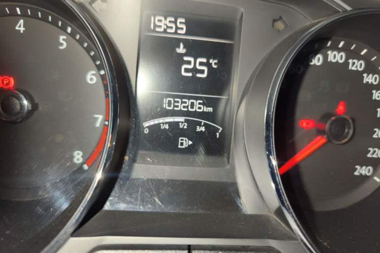 Used Volkswagen Lavida 2015 1.6L Manual Comfort Edition Odometer Close Up