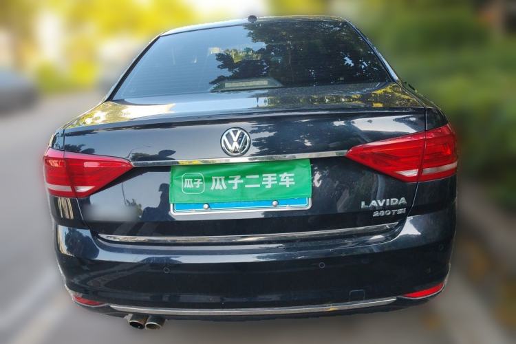 Used Volkswagen Lavida 2015 1.6L Manual Fashion Edition Rear