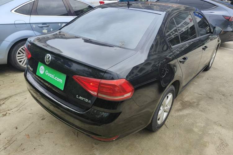 Used Volkswagen Lavida 2015 1.6L Manual Fashion Edition Rear Right 45 Deg