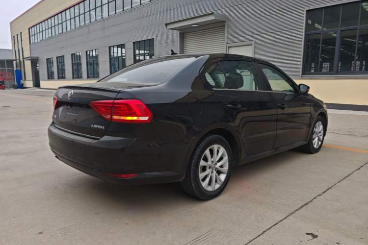 Used Volkswagen Lavida 2015 1.6L Manual Comfort Edition Rear Right 45 Deg