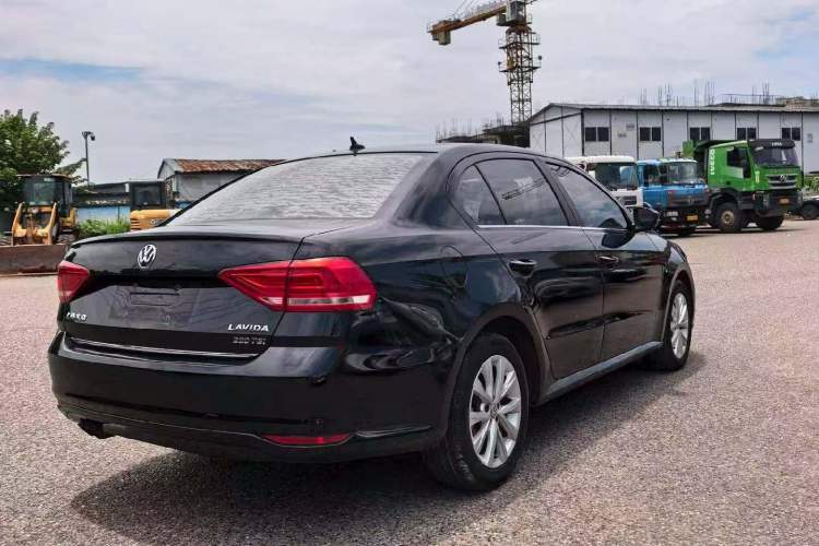 Used Volkswagen Lavida 2015 230TSI DSG Comfort Edition Rear Right 45 Deg