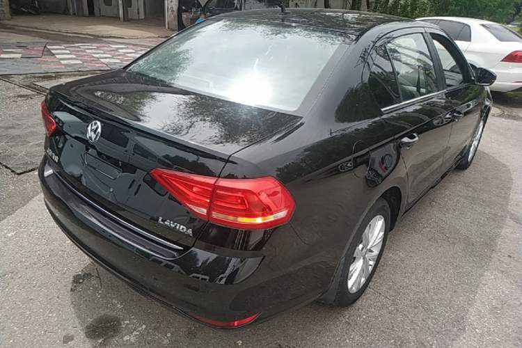 Used Volkswagen Lavida 2015 1.6L Automatic Comfort Edition Rear Right 45 Deg