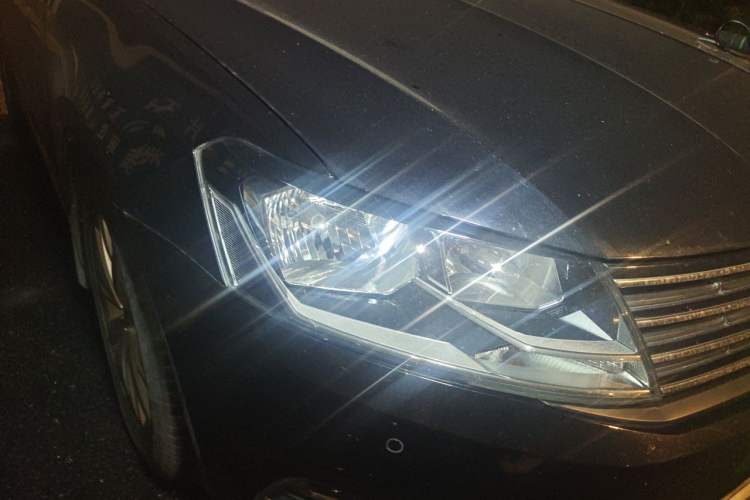 Used Volkswagen Lavida 2015 1.6L Automatic Comfort Edition Right Front Headlight