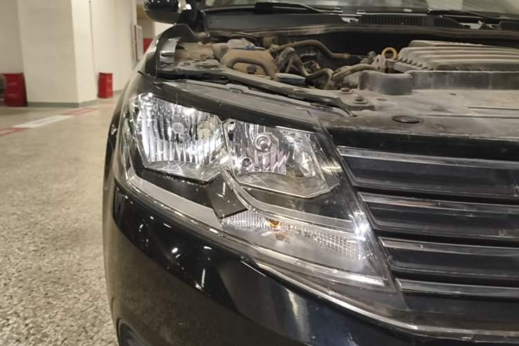 Used Volkswagen Lavida 2015 1.6L Manual Fashion Edition Right Front Headlight