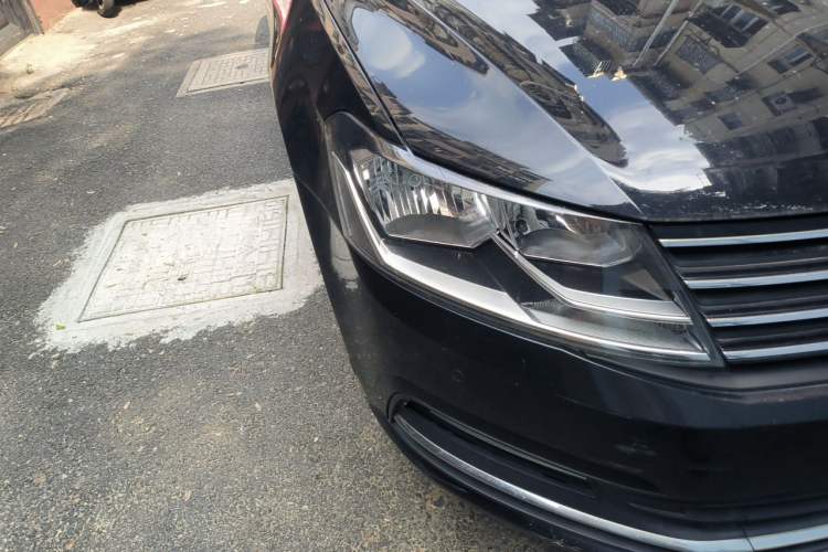 Used Volkswagen Lavida 2015 1.6L Manual Comfort Edition Right Front Headlight