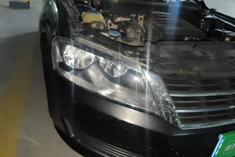 Used Volkswagen Lavida 2015 1.6L Manual Fashion Edition Right Front Headlight