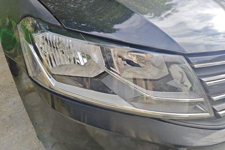 Used Volkswagen Lavida 2015 1.6L Manual Fashion Edition Right Front Headlight