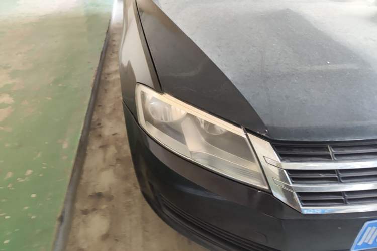 Used Volkswagen Lavida 2015 1.6L Automatic Fashion Edition Right Front Headlight