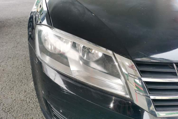 Used Volkswagen Lavida 2015 1.6L Automatic Fashion Edition Right Front Headlight