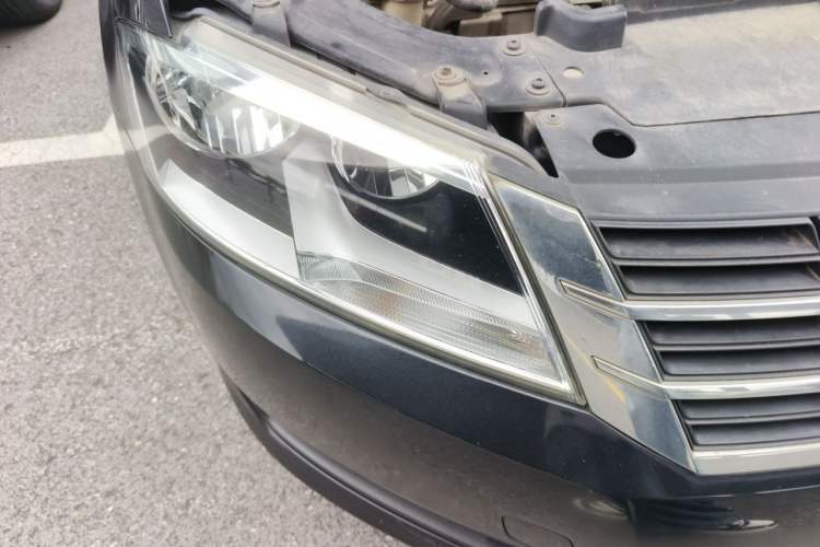 Used Volkswagen Lavida 2015 1.6L Manual Fashion Edition Right Front Headlight