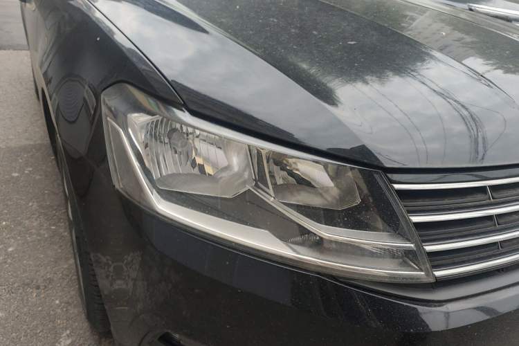 Used Volkswagen Lavida 2015 1.6L Automatic Comfort Edition Right Front Headlight