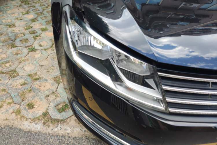 Used Volkswagen Lavida 2015 1.6L Automatic Comfort Edition Right Front Headlight