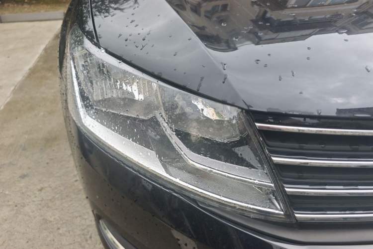 Used Volkswagen Lavida 2015 1.6L Manual Comfort Edition Right Front Headlight