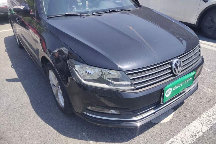 Used Volkswagen Lavida 2015 1.6L Automatic Comfort Edition Right Front Headlight