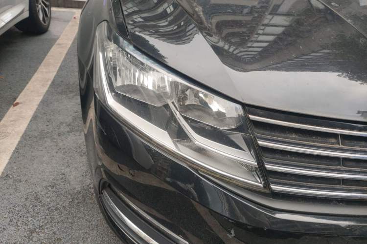 Used Volkswagen Lavida 2015 1.6L Automatic Comfort Edition Right Front Headlight