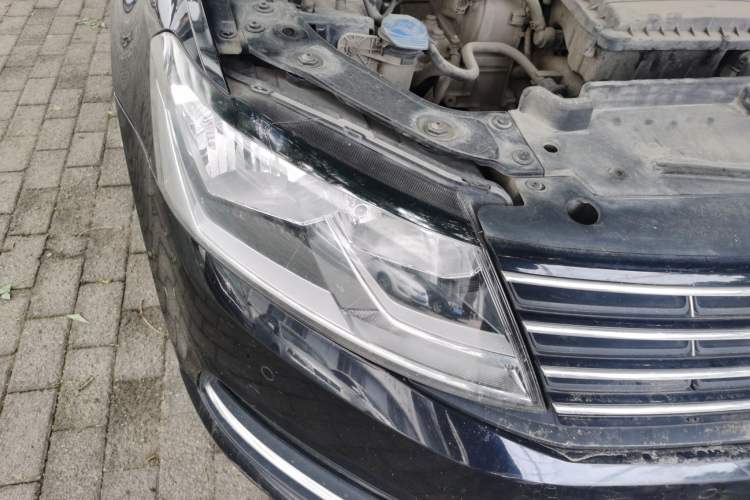 Used Volkswagen Lavida 2015 1.6L Automatic Comfort Edition Right Front Headlight