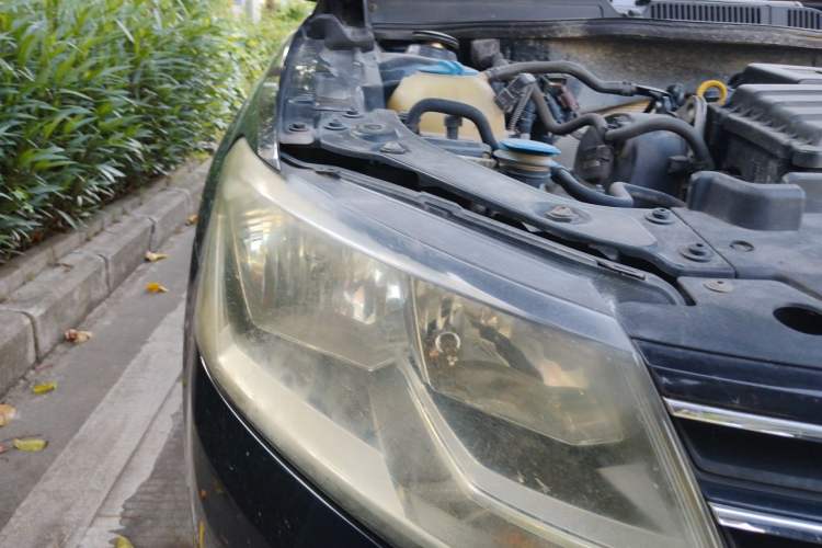 Used Volkswagen Lavida 2015 1.6L Manual Fashion Edition Right Front Headlight