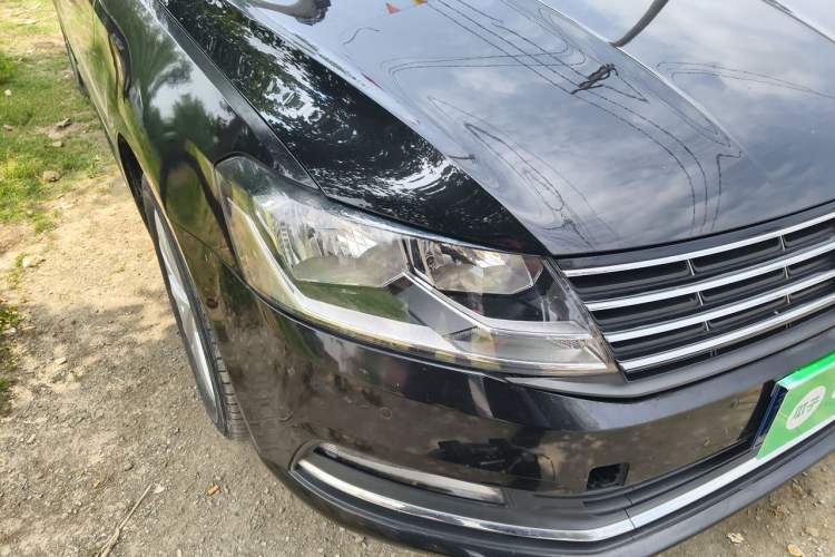Used Volkswagen Lavida 2015 1.6L Automatic Comfort Edition Right Front Headlight