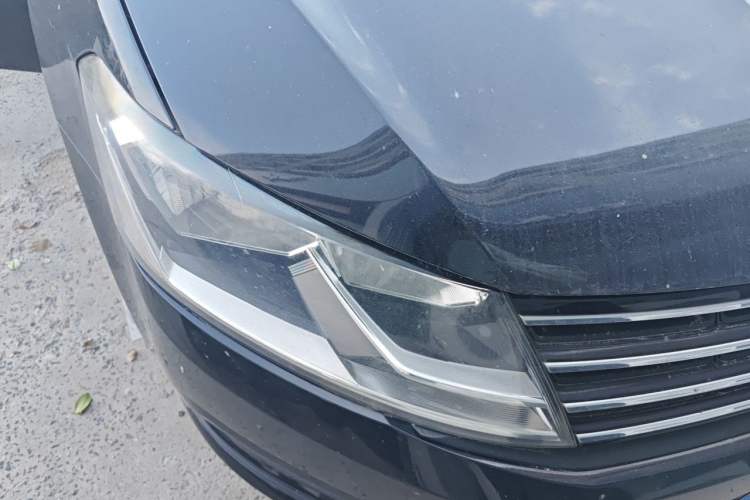 Used Volkswagen Lavida 2015 1.6L Automatic Fashion Edition Right Front Headlight