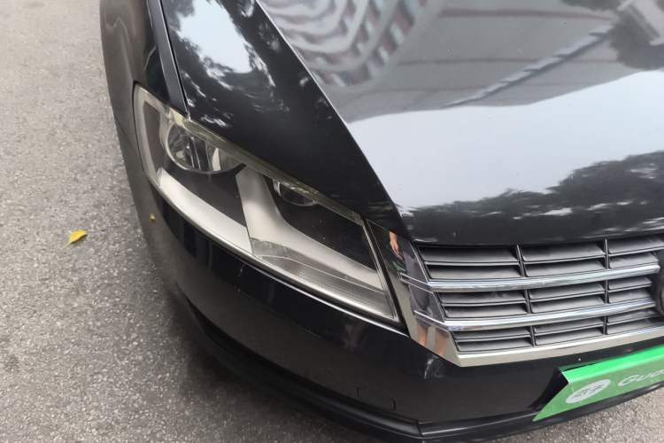Used Volkswagen Lavida 2015 1.6L Automatic Fashion Edition Right Front Headlight
