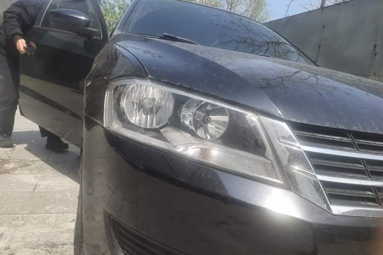 Used Volkswagen Lavida 2015 1.6L Automatic Fashion Edition Right Front Headlight