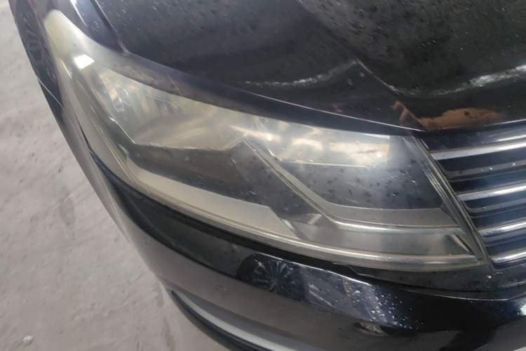 Used Volkswagen Lavida 2015 230TSI DSG Comfort Edition Right Front Headlight