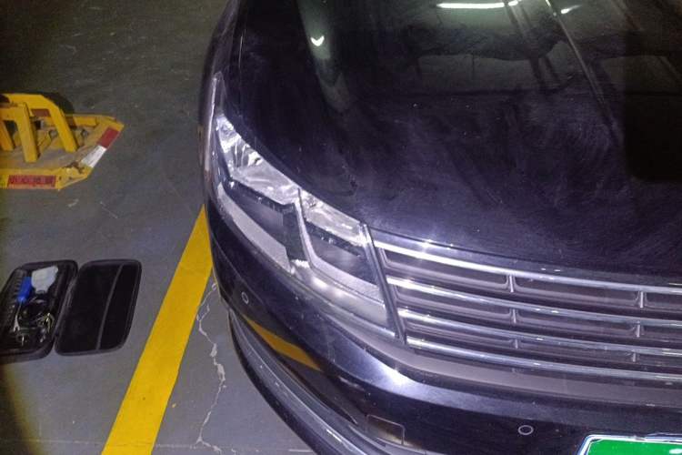 Used Volkswagen Lavida 2015 1.6L Automatic Comfort Edition Right Front Headlight