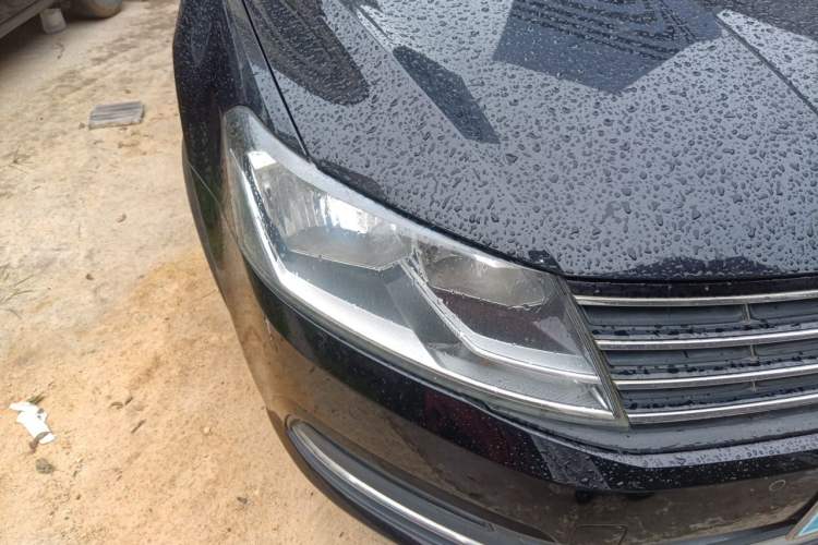 Used Volkswagen Lavida 2015 1.6L Automatic Comfort Edition Right Front Headlight
