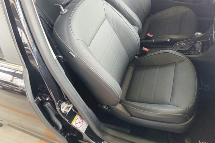 Used Volkswagen Lavida 2015 1.6L Automatic Comfort Edition Right Front Seat