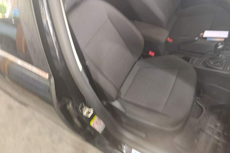Used Volkswagen Lavida 2015 1.6L Manual Fashion Edition Right Front Seat