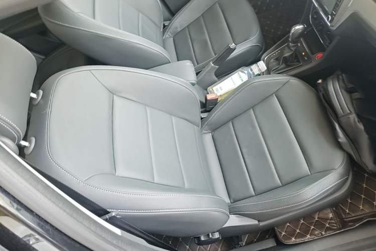 Used Volkswagen Lavida 2015 1.6L Automatic Comfort Edition Right Front Seat