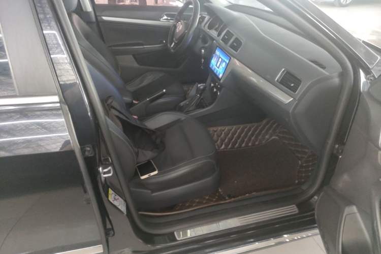 Used Volkswagen Lavida 2015 1.6L Automatic Comfort Edition Right Front Seat