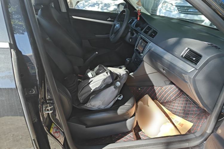 Used Volkswagen Lavida 2015 1.6L Automatic Fashion Edition Right Front Seat