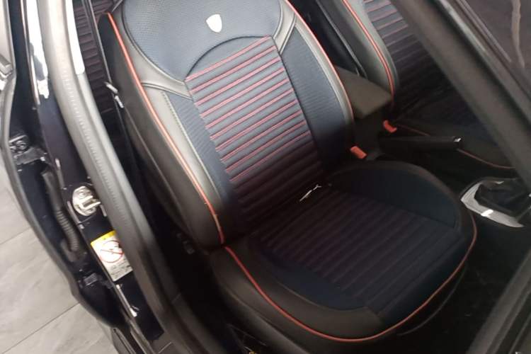 Used Volkswagen Lavida 2015 1.6L Automatic Fashion Edition Right Front Seat