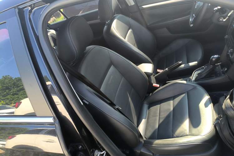 Used Volkswagen Lavida 2015 230TSI DSG Comfort Edition Right Front Seat