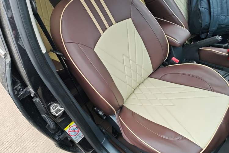 Used Volkswagen Lavida 2015 1.6L Automatic Fashion Edition Right Front Seat