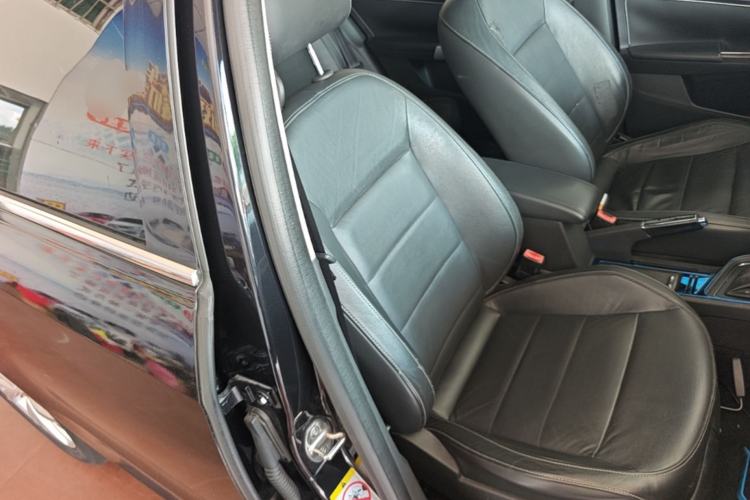 Used Volkswagen Lavida 2015 1.6L Automatic Comfort Edition Right Front Seat