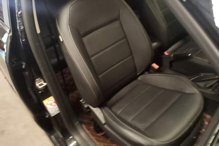 Used Volkswagen Lavida 2015 1.6L Automatic Comfort Edition Right Front Seat