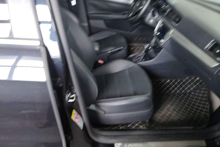 Used Volkswagen Lavida 2015 1.6L Automatic Comfort Edition Right Front Seat