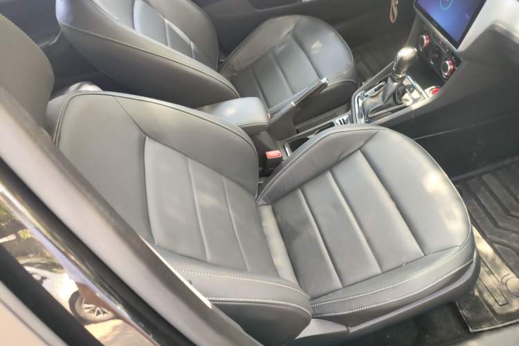 Used Volkswagen Lavida 2015 1.6L Automatic Comfort Edition Right Front Seat